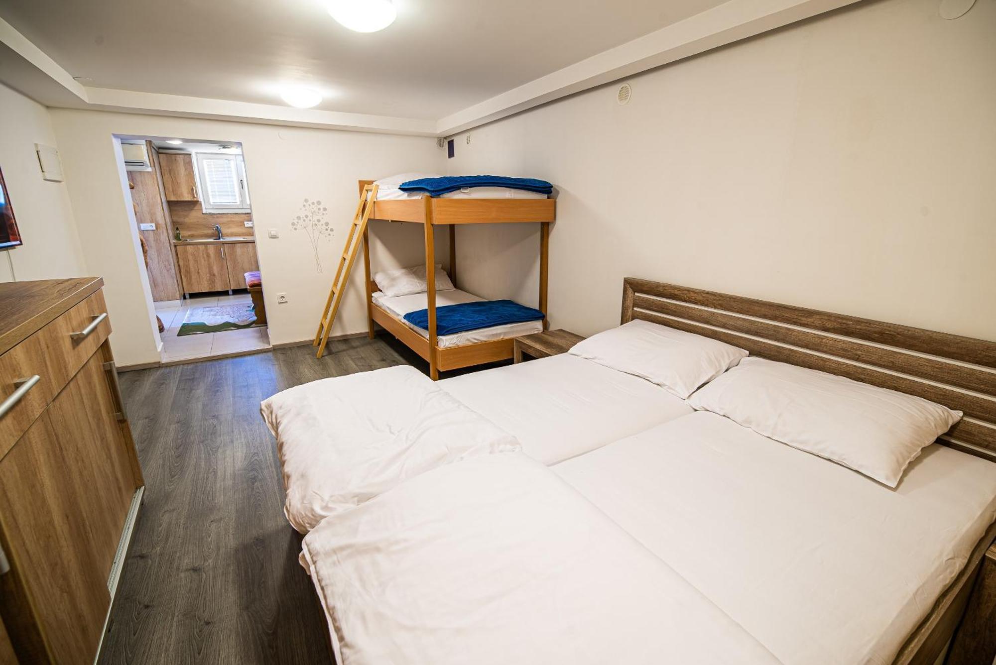 Apartments Zvoh, Krvavec, Ski-In, Ski-Out 戈雷尼斯卡地区采尔克列 客房 照片